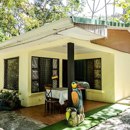 Casa Tucanes Manuel Antonio Buitenkant foto