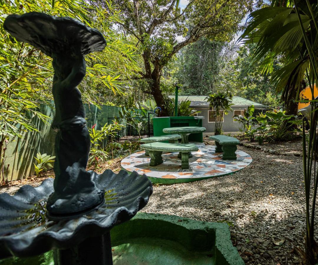 Casa Tucanes Manuel Antonio Buitenkant foto
